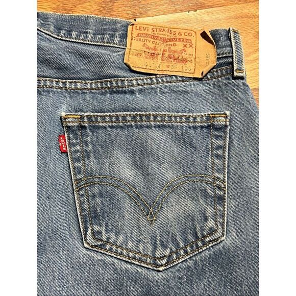 Vintage Levi’s 501 Button Fly 36 x 30 Jeans - Picture 2 of 7